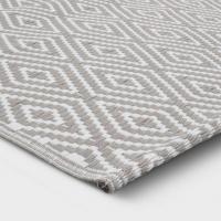 4x6 Room Essentials Reversible Diamond Indoor Outdoor Rug