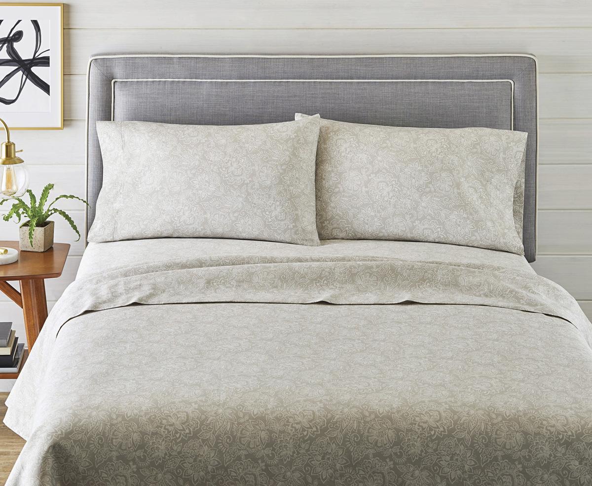 Better Homes and Gardens Wrinkle Resistant Queen Sheet Set for $19.42