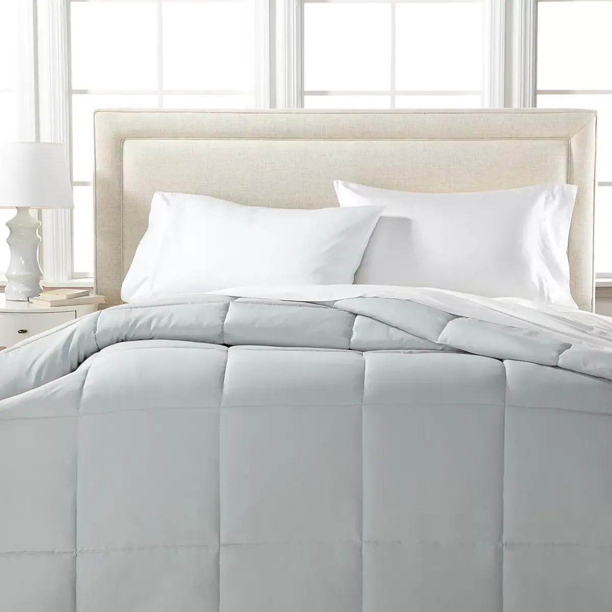 Royal Luxe Hypoallergenic Down Alternative Microfiber Comforter for $19.99